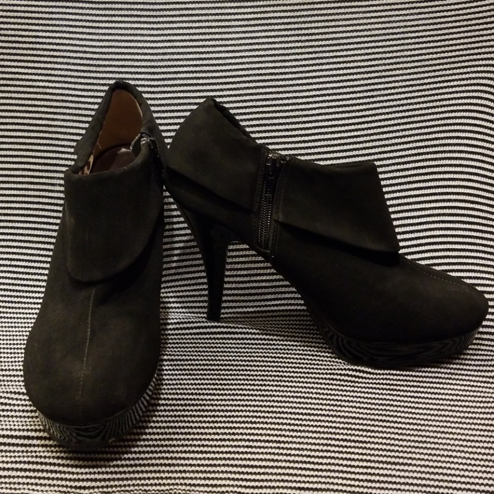Heeled boots
